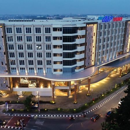 BW Luxury Hotel Джамби Екстериор снимка
