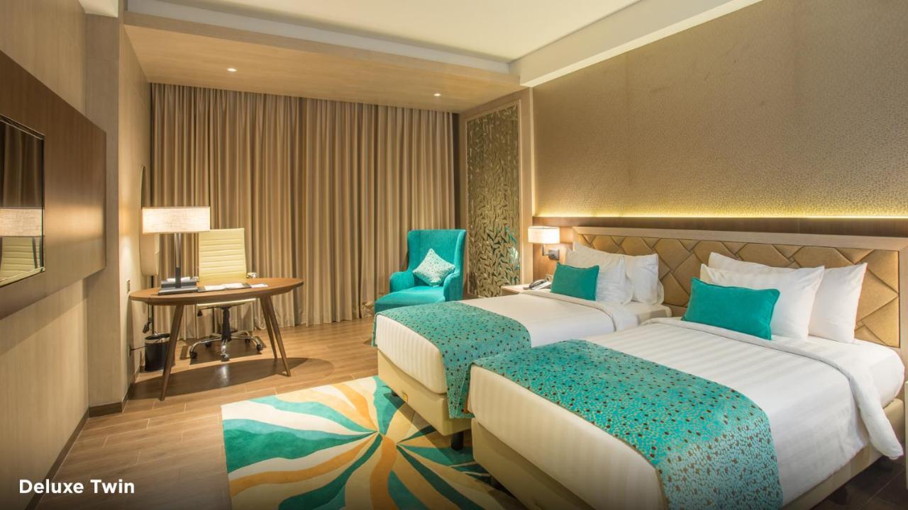 BW Luxury Hotel Джамби Екстериор снимка