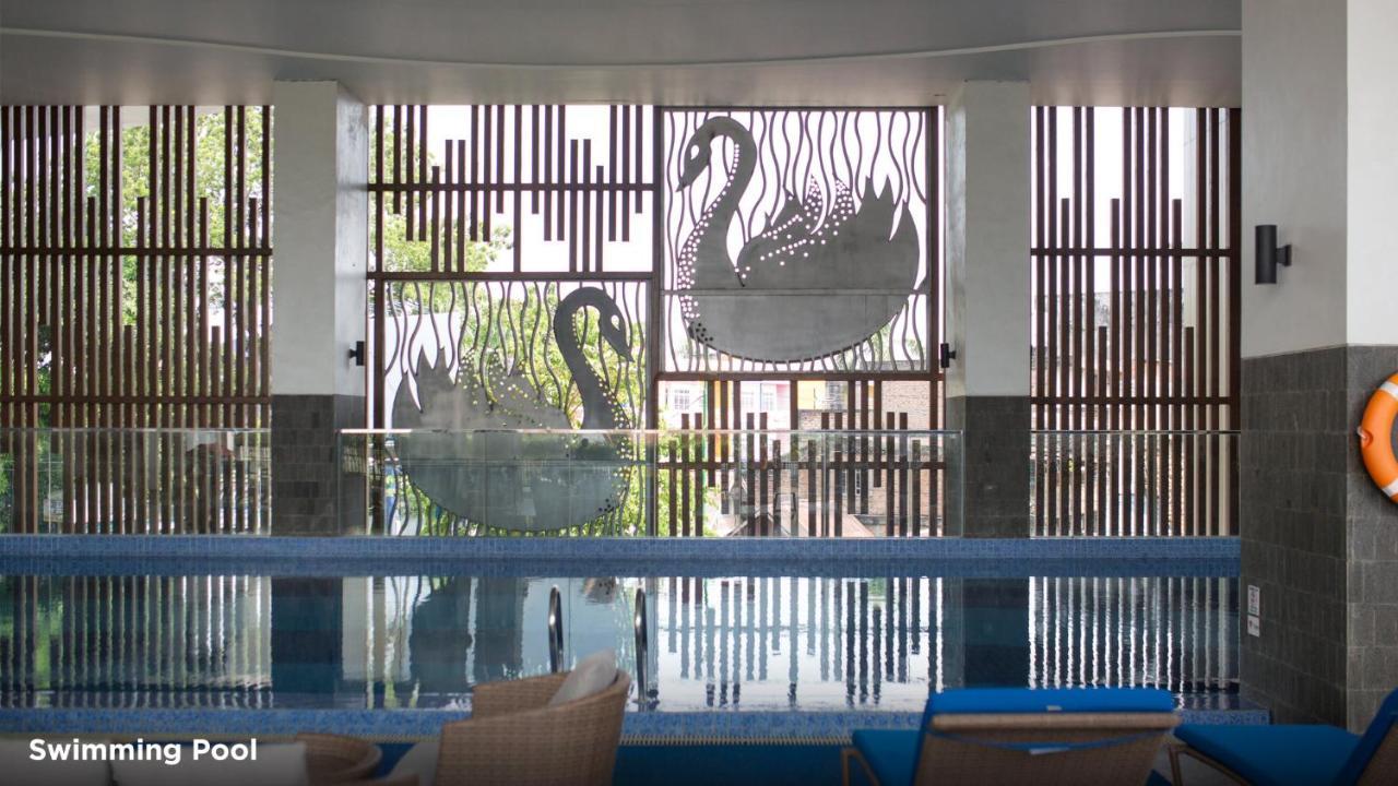 BW Luxury Hotel Джамби Екстериор снимка