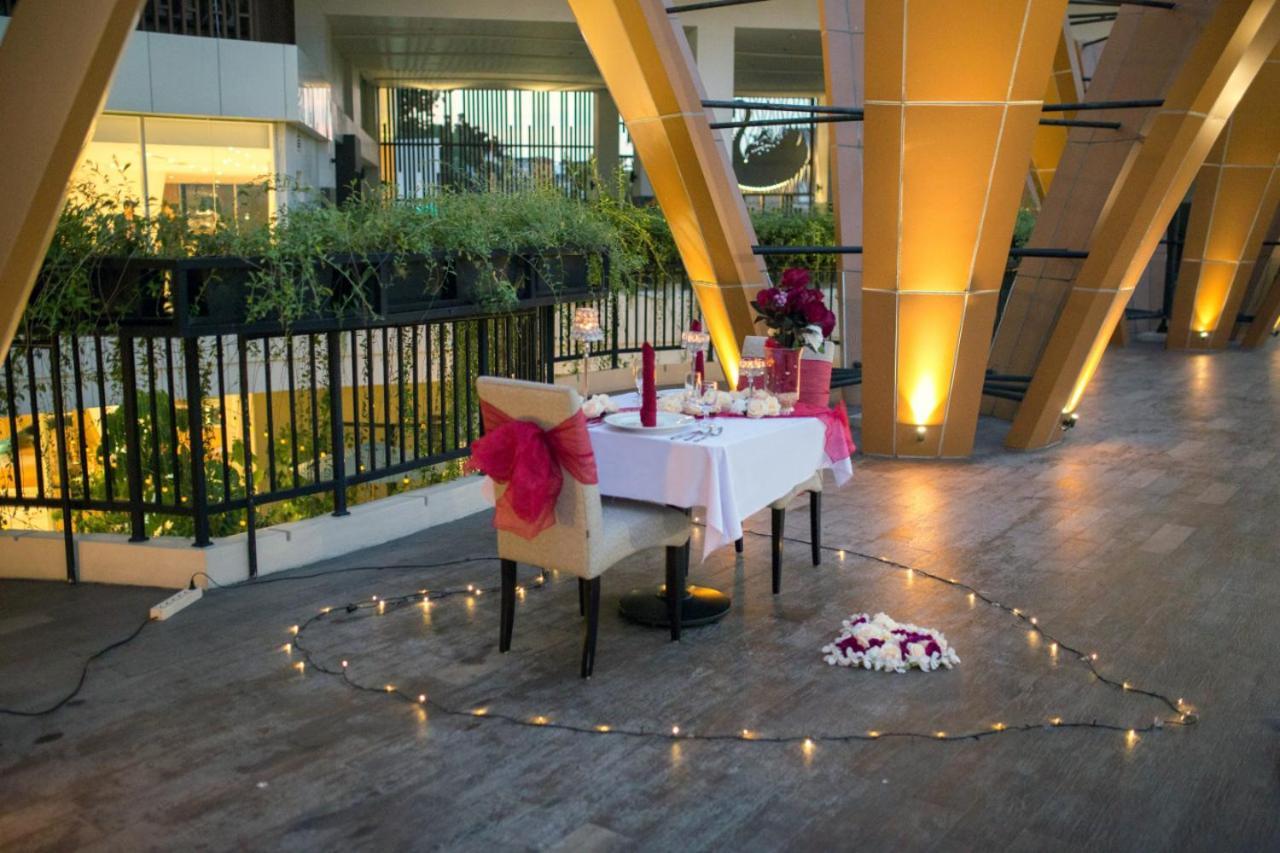 BW Luxury Hotel Джамби Екстериор снимка