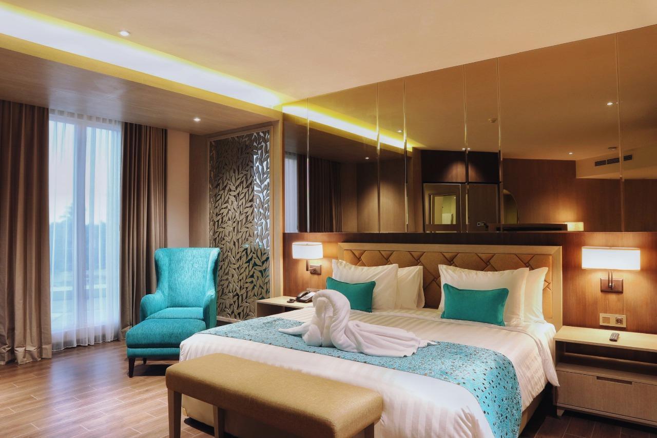 BW Luxury Hotel Джамби Екстериор снимка