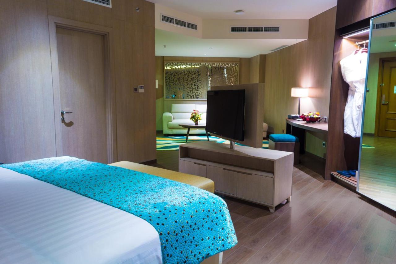 BW Luxury Hotel Джамби Екстериор снимка